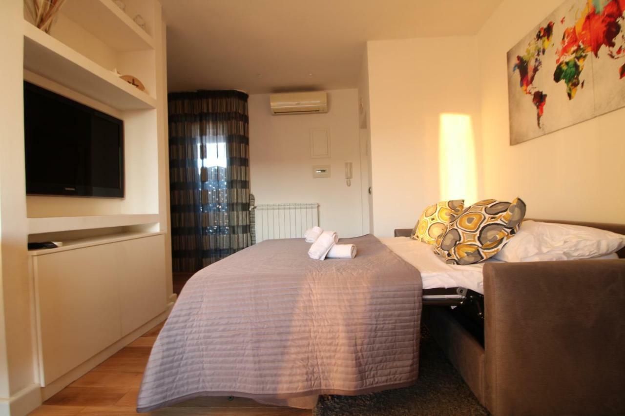 Suite Delicia Apartment - Appartamento Con Terrazza Napels Buitenkant foto