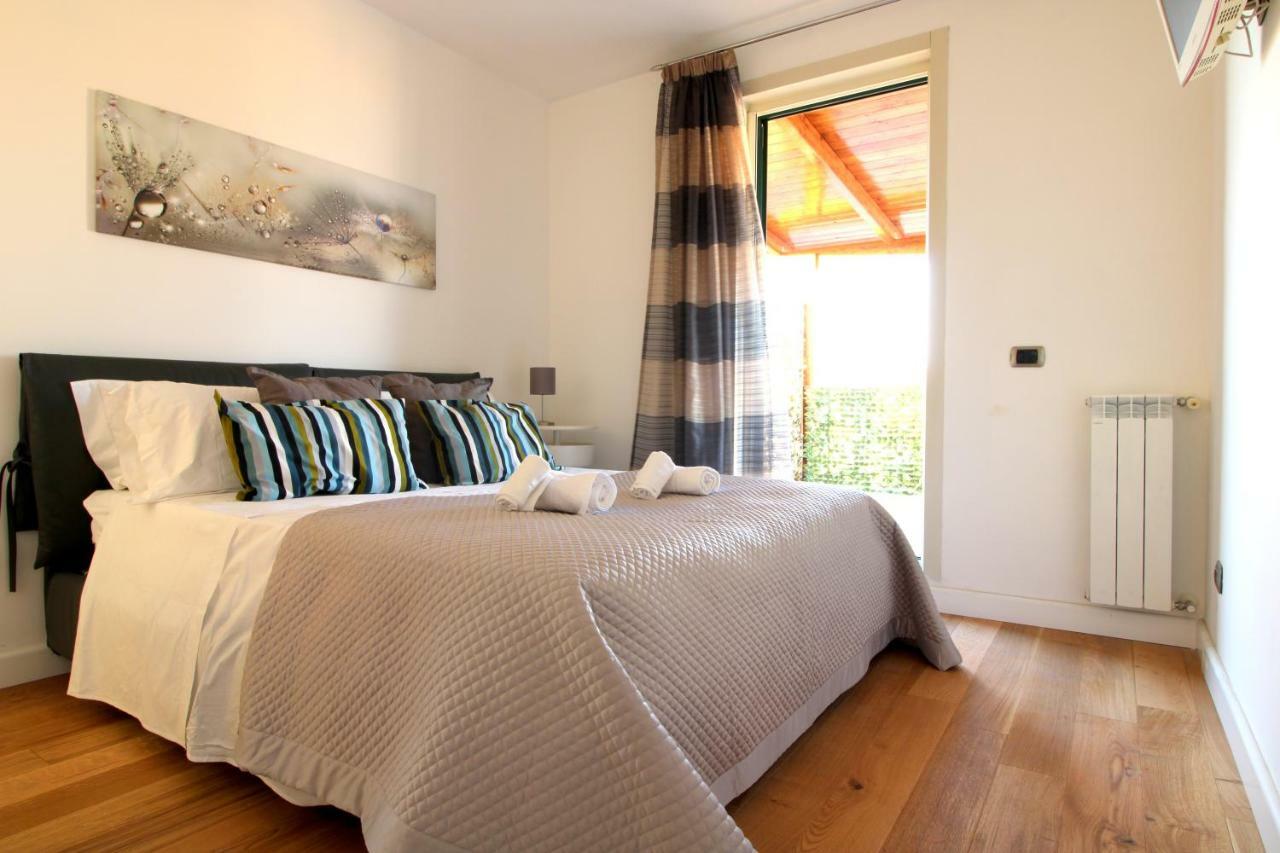 Suite Delicia Apartment - Appartamento Con Terrazza Napels Buitenkant foto